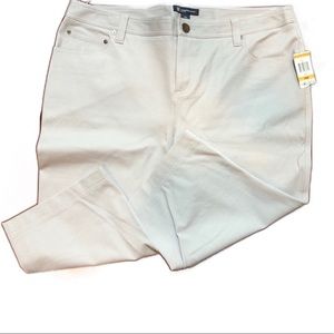 NWT INC capris size 16W